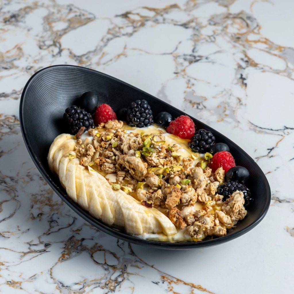 الزبادي اليوناني مع الشوفان